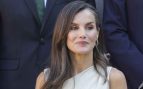 Vestido modificado y alpargatas: el favorecedor ‘look’ de Letizia antes de su reencuentro con Leonor