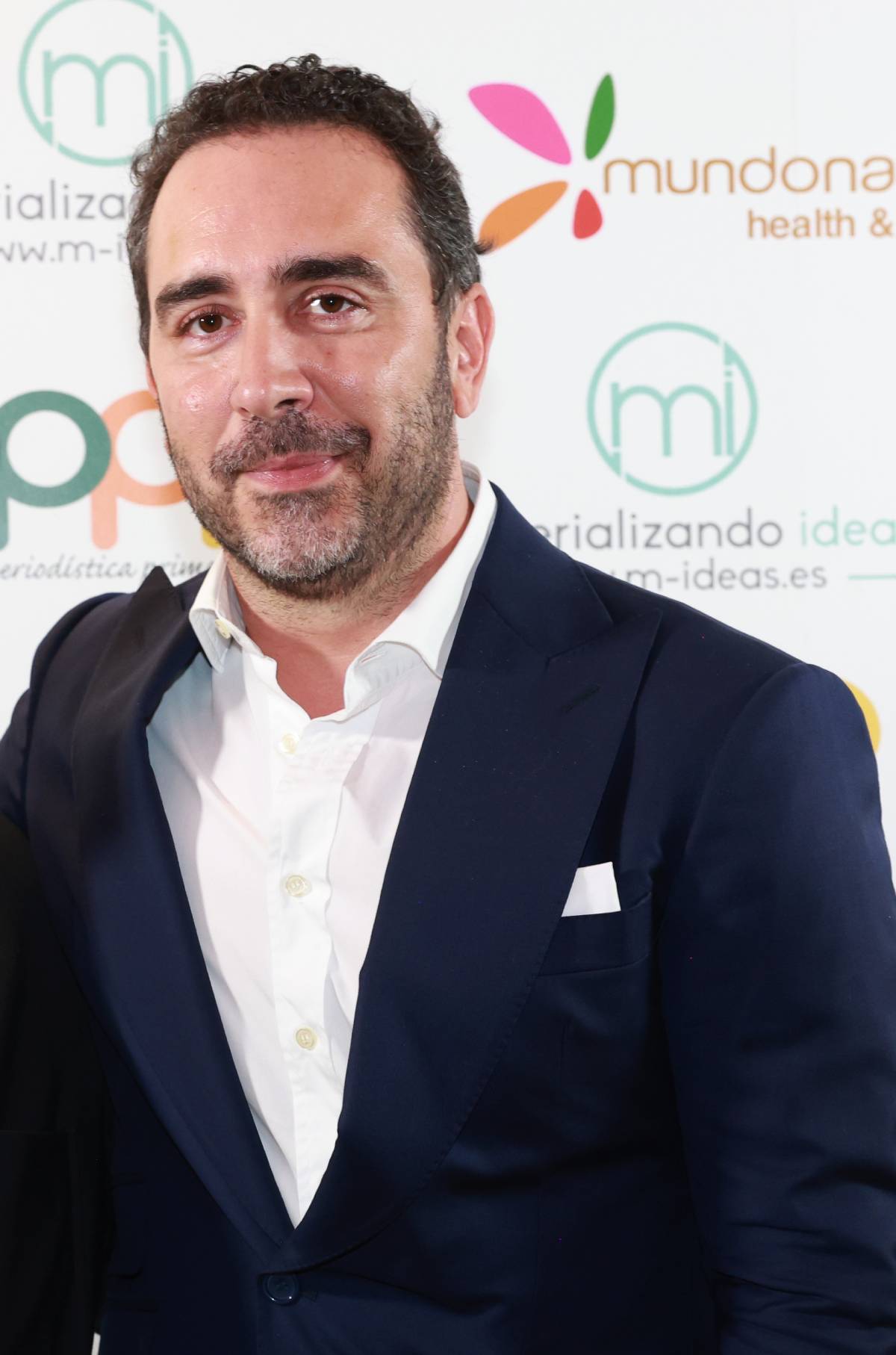Víctor de Aldama posó en el photocall de los premios Naranja y Limón en Madrid. (Gtres)