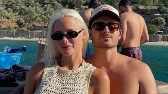 Julie Steen y Michael Iglesias durante unas vacaciones. (Foto: RRSS)