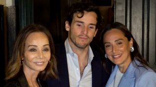 De izquierda a derecha. Isabel Preysler, Íñigo Onieva y Tamara Falcó. (FOTO: GTRES)