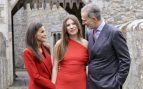 Los Reyes junto a la infanta Sofía en Gales. (Foto: Gtres)