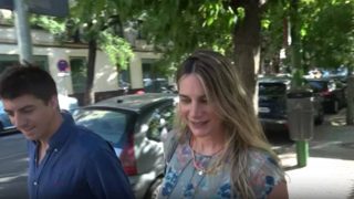 Sibi Montes junto a su pareja en Sevilla. (Foto: Gtres)