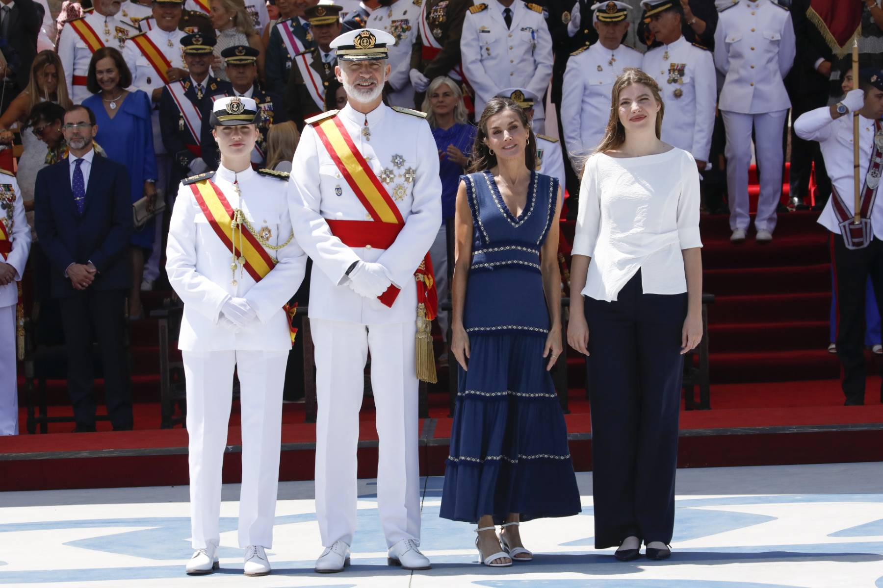 Los Reyes Felipe y Letizia y sus hijas en un acto oficial. (Foto: Gtres)