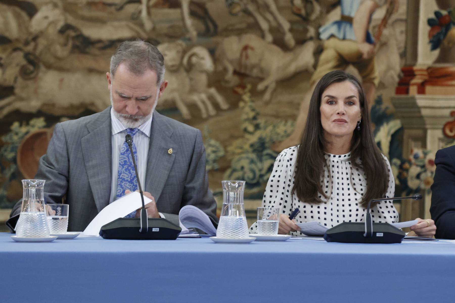 Los Reyes Felipe y Letizia en un acto oficial. (Foto: Gtres)