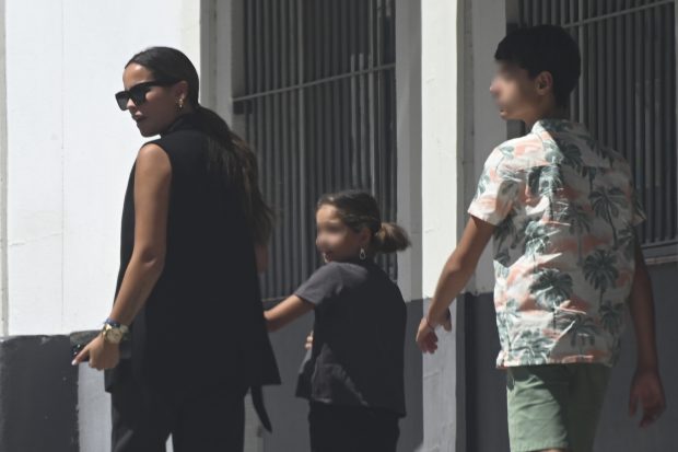 Gloria Camila Ortega visita a su sobrina Rocío en Arcos de la Frontera. (FOTO: GTRES)