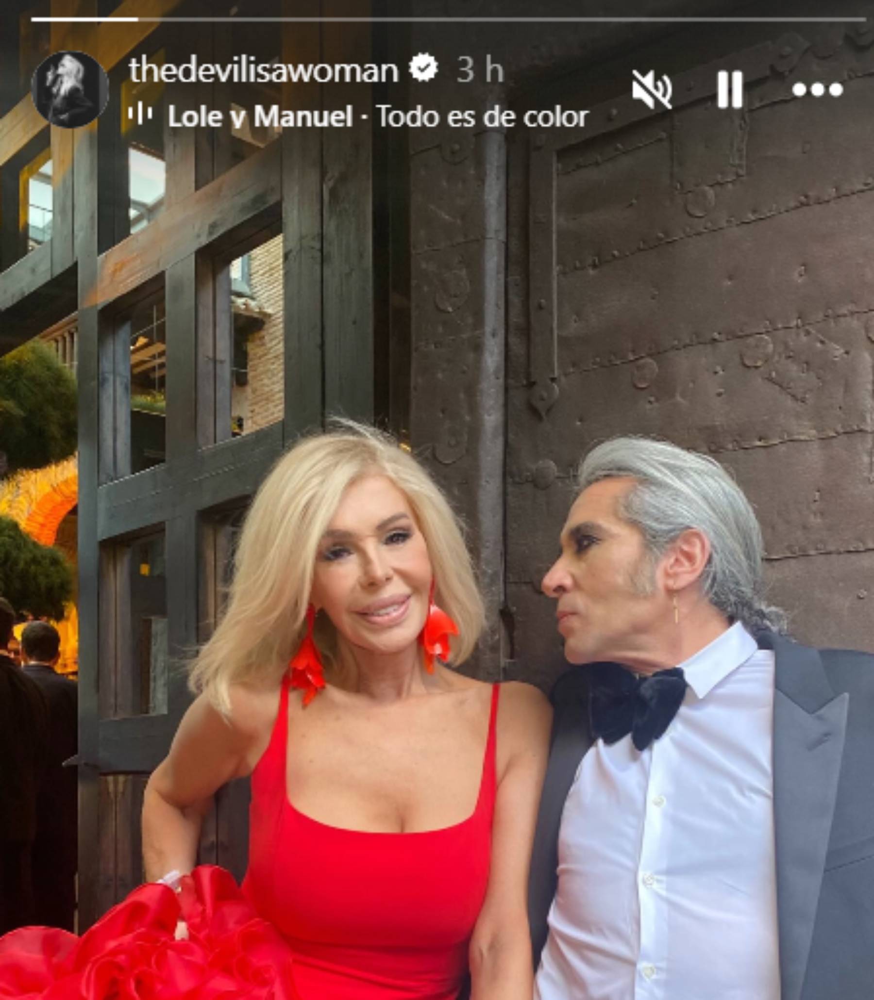 Bibiana Fernández y Mario Vaquerizo en la boda de Jaime Cantizano. (Foto: Instagram)