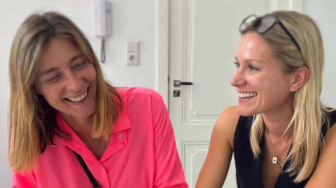 Sandra Barneda y Pascalle Paerel muy sonrientes. (Foto: Instagram)