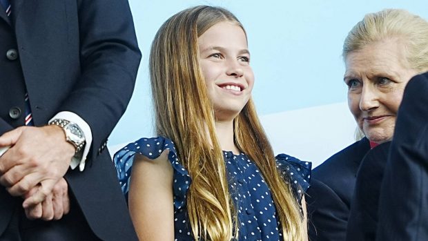 El príncipe Guillermo y su hija Charlotte en la final de la Eurocopa. (Foto: Gtres)