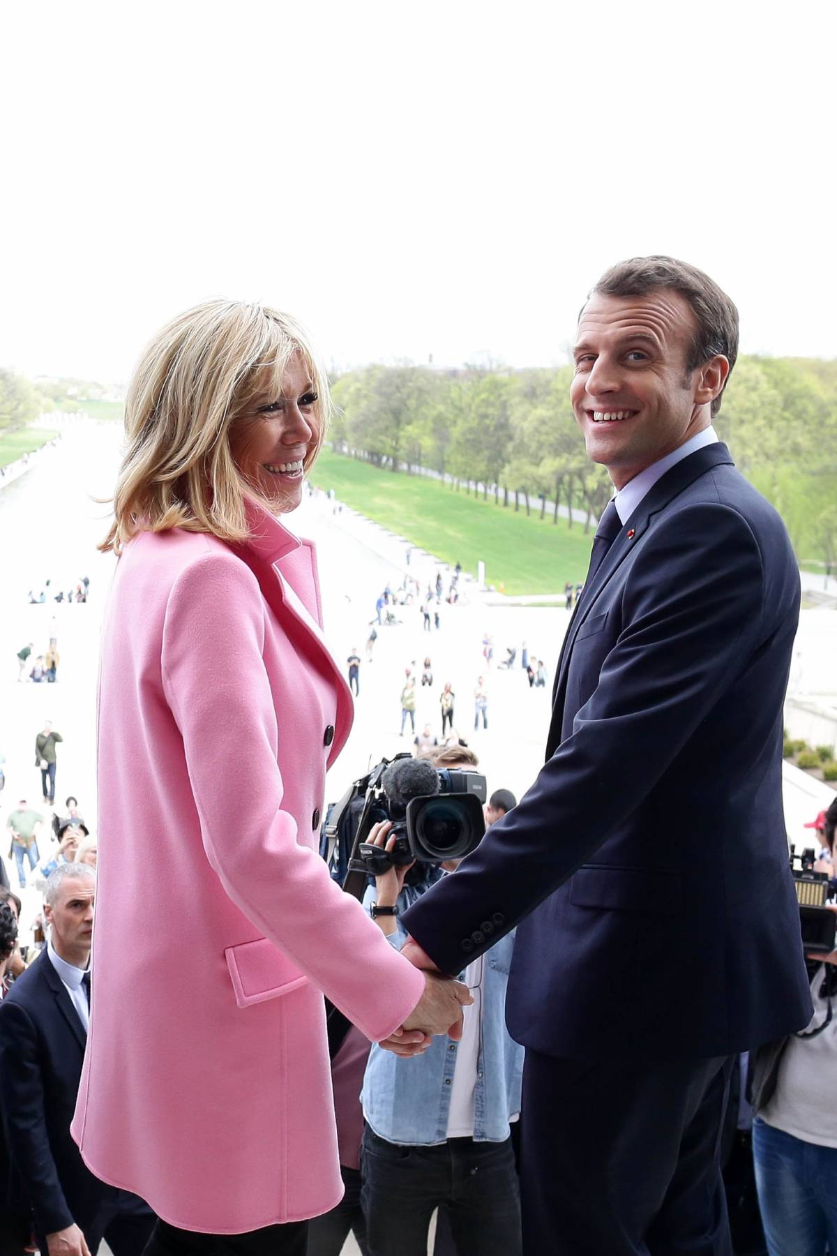 Brigitte y Emmanuel Macron en el Lincoln Memorial (2018). (Gtres)