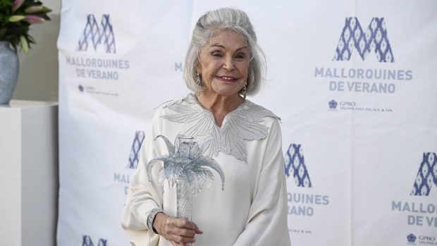 Beatriz de Orleans con el premio Mallorquina del verano 2025. (Foto: Gtres)