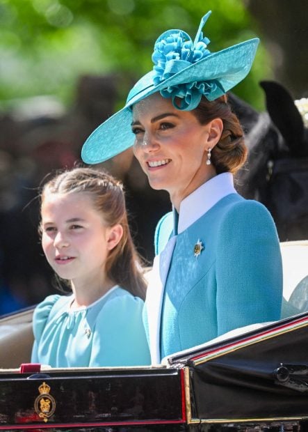 princesa charlotte, kate middleton, joyas