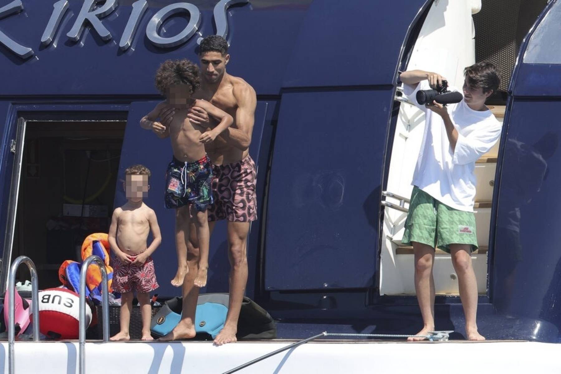 Achraf Hakimi en Ibiza. (Foto: Gtres)