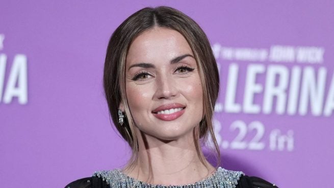 Ana de Armas en la premiere de 'Ballerina' en Tokio. (Foto: Gtres)