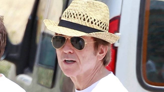 Raphael durante unas vacaciones en Ibiza. (Foto: Gtres)