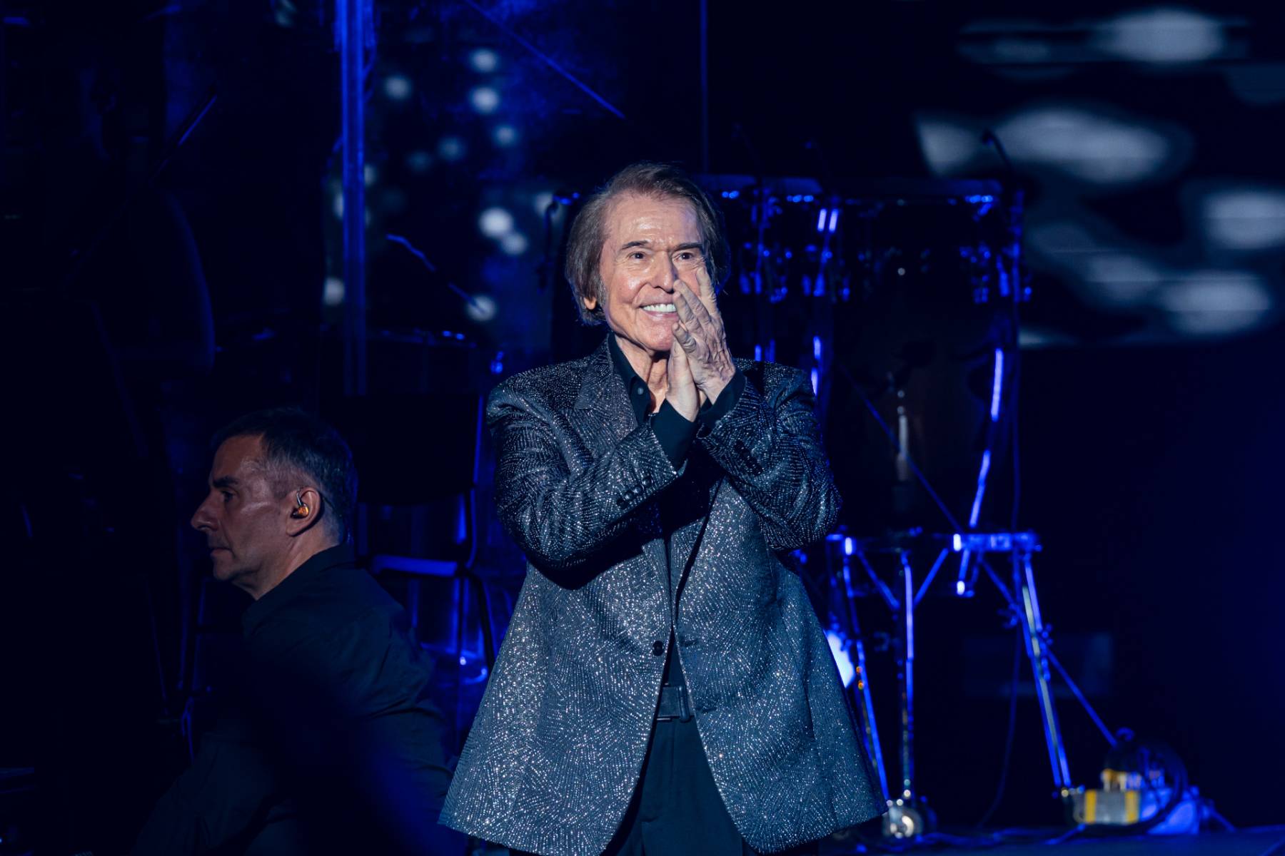 Raphael durante uno de sus conciertos. (Foto: Gtres)