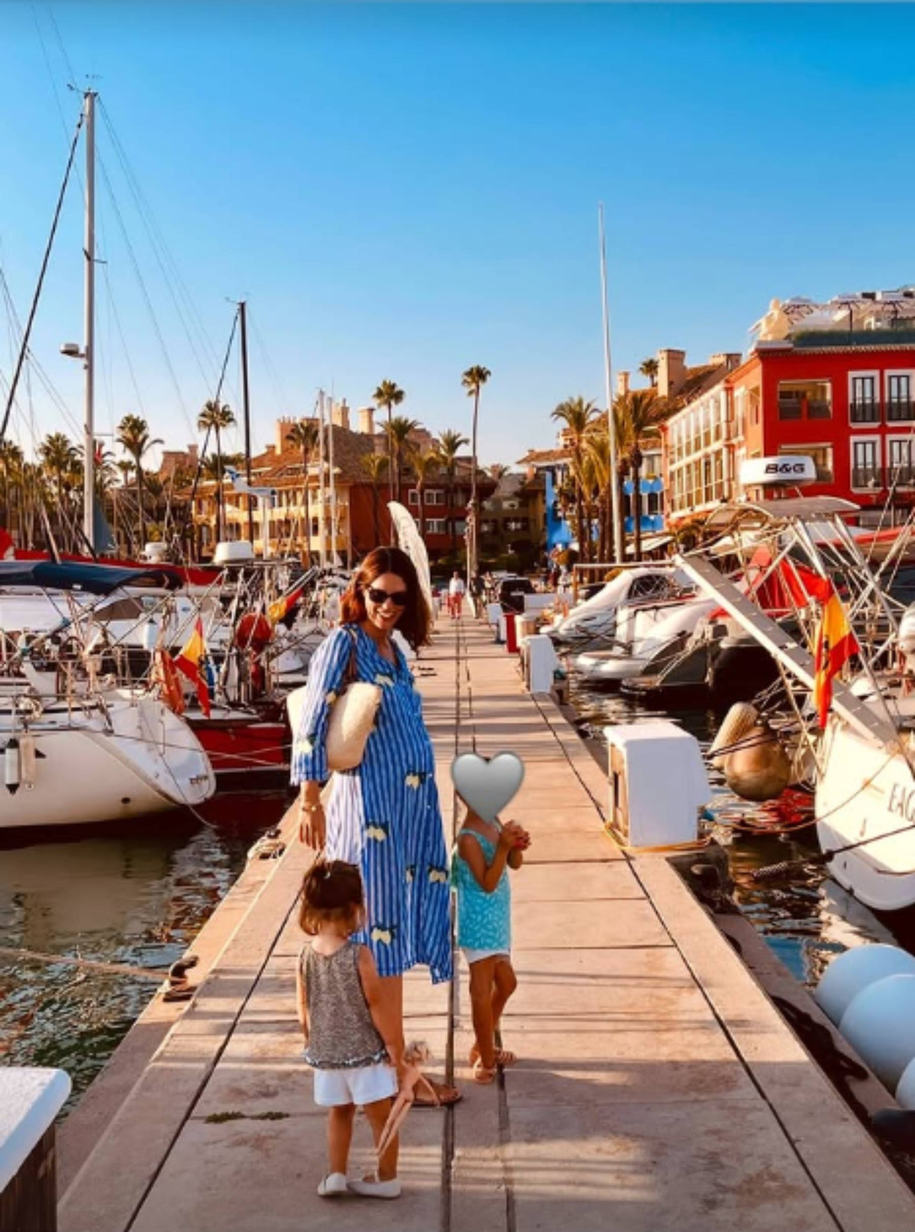 Sofía Palazuelo y sus hijas en Sotogrande. (Foto: RRSS)