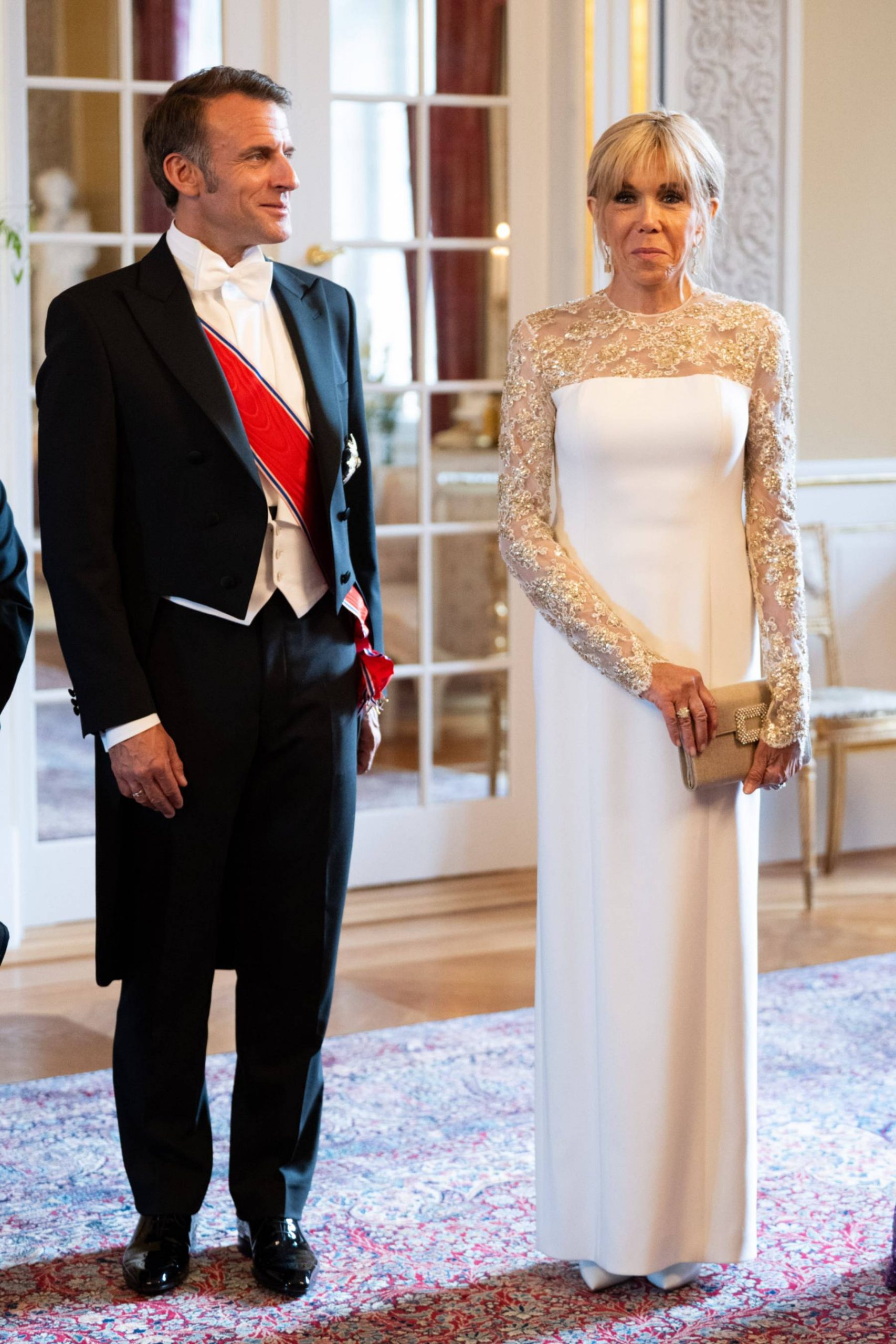 Emmanuel y Brigitte Macron en un acto oficial. (Foto: Gtres)