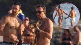 Raúl Prieto con un hombre desconocido en Formentera. (Foto: Gtres)