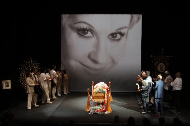 La capilla ardiente de Lina Morgan en La Latina. (FOTO: GTRES)