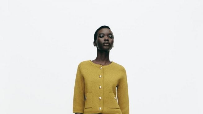 La falda de punto por menos de 4 euros que no te vas a quitar es de Zara