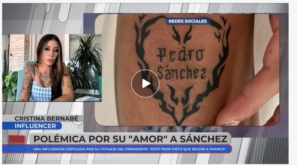 Un primer plano de su tatuaje en la rodilla con el nombre “Pedro Sánchez”. (Cuatro)