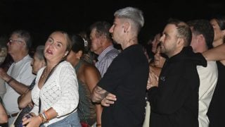 Rocío Flores con su novio y con hermano David. (Foto: Gtres)