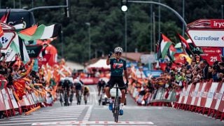Una imagen de una edición pasada de la Vuelta. (Foto: Gtres)