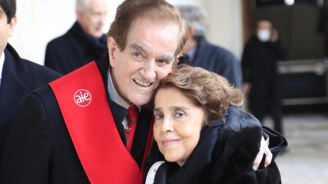 Manuel de la Calva y su mujer, Mirna Carvajal. (Foto: Gtres)