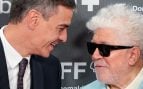 Pedro Sánchez y Almodóvar. (FOTO: GTRES)