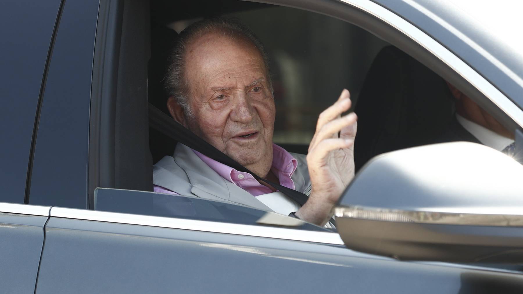 Juan Carlos I, sonriente en una consulta médica en Abu Dabi: la imagen nunca antes vista del emérito