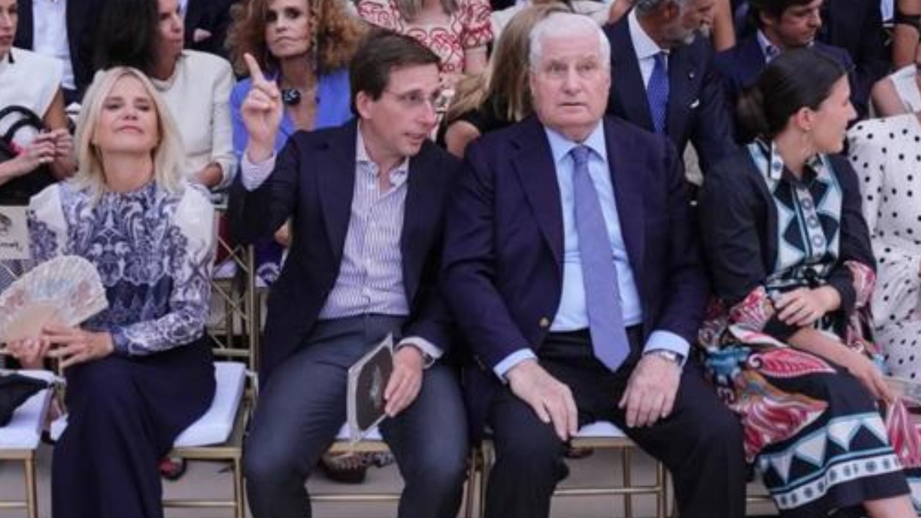 Martínez-Almeida y Teresa Urquijo disfrutan de su primera salida como pareja sin el pequeño Lucas