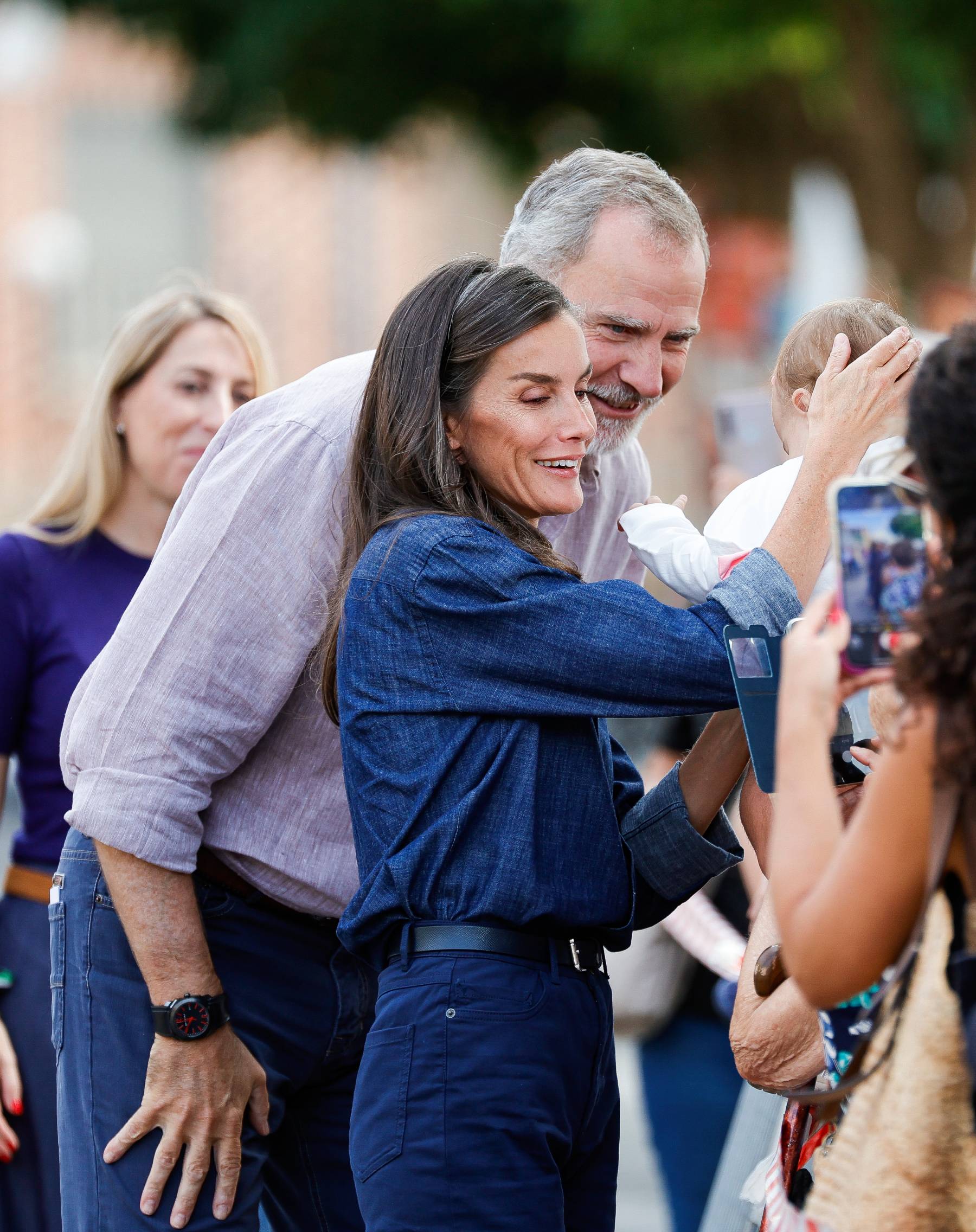 Los Reyes Felipe y Letizia en un acto oficial. (Foto: Gtres)