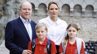 Jacques y Gabriella de Mónaco con sus padres. (Foto: Palacio Grimaldi)