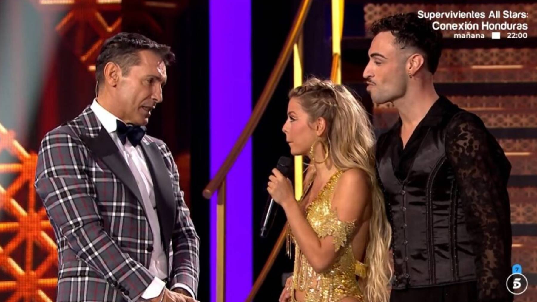 Jesús Vázquez, Nerea Rodríguez y un bailarín en 'Bailando con las estrellas'. (Foto: Telecinco)