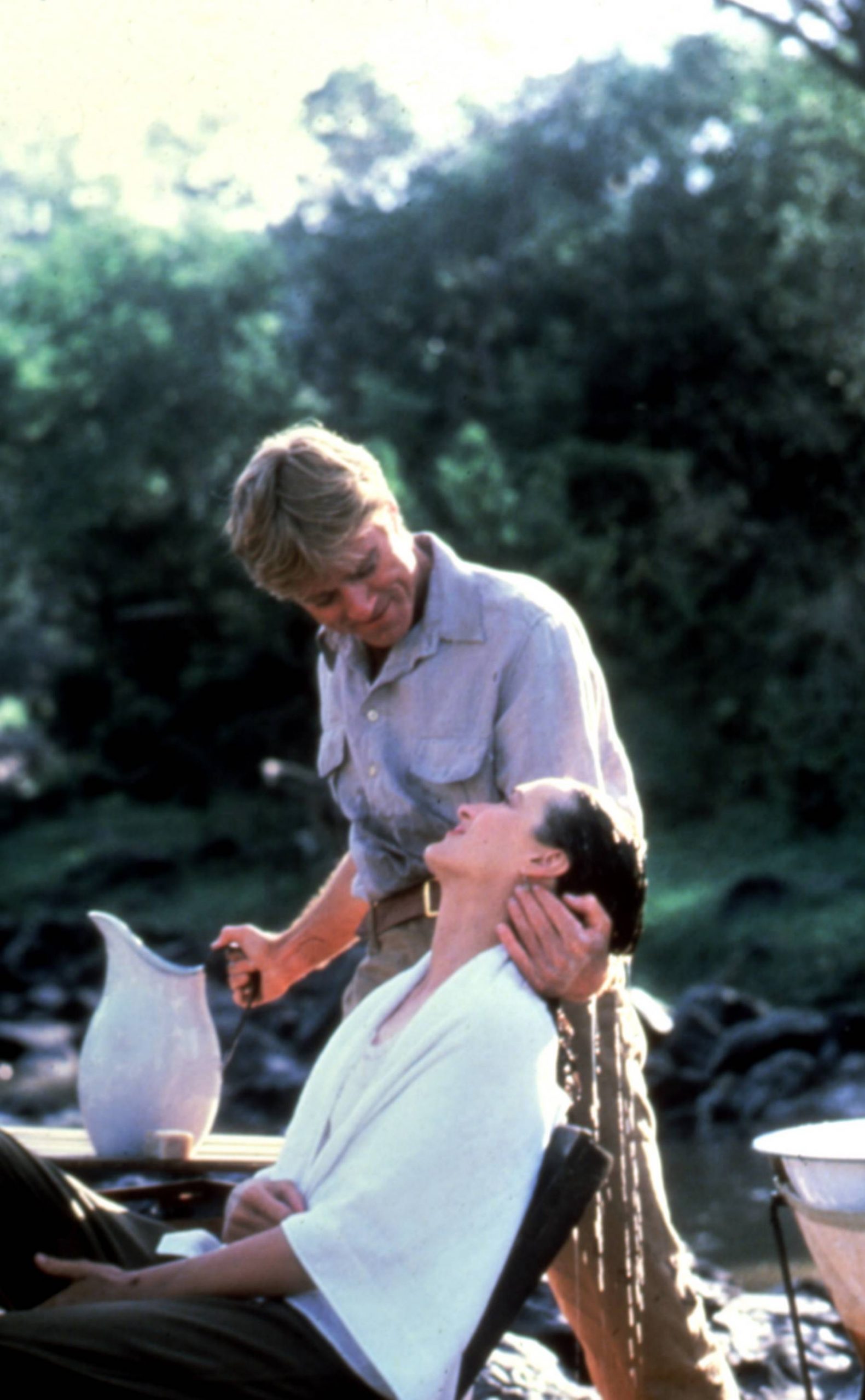 Robert Redford y Meryl Streep en 'Memorias de África'. (Foto: Gtres)