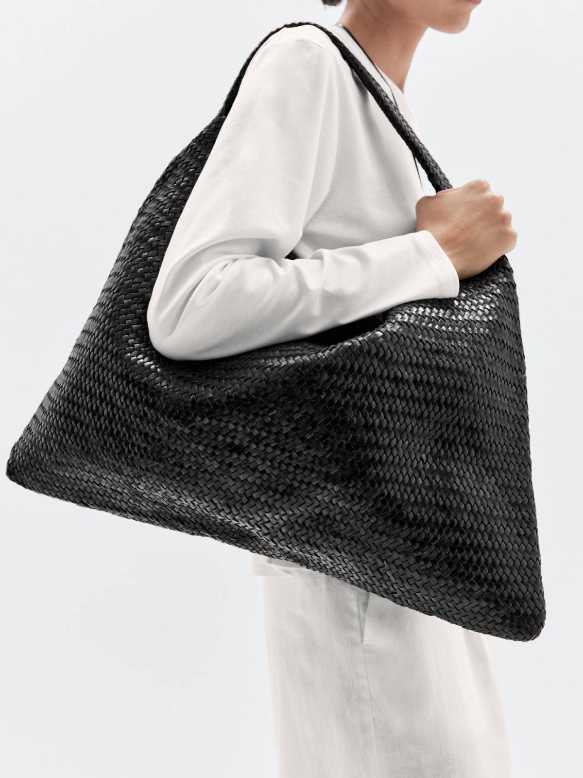 Massimo Dutti shopper trenzado.