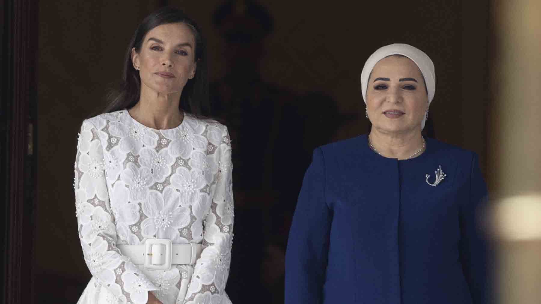 La Reina Letizia derrocha sofisticación en Egipto con su versión más ‘lady’
