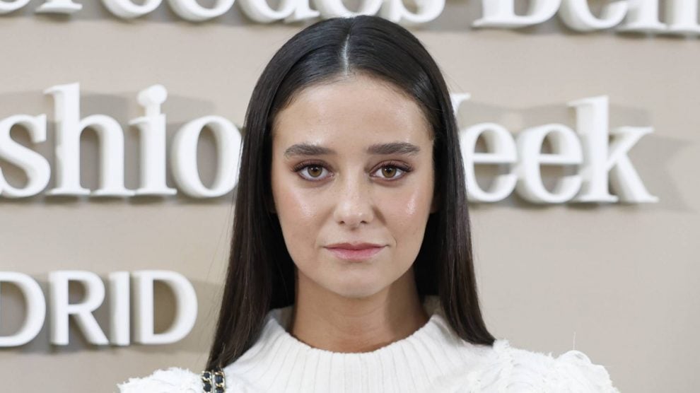 Victoria Federica reinterpreta a la Reina Letizia: blanco puro y elegancia joven en la MBFWM