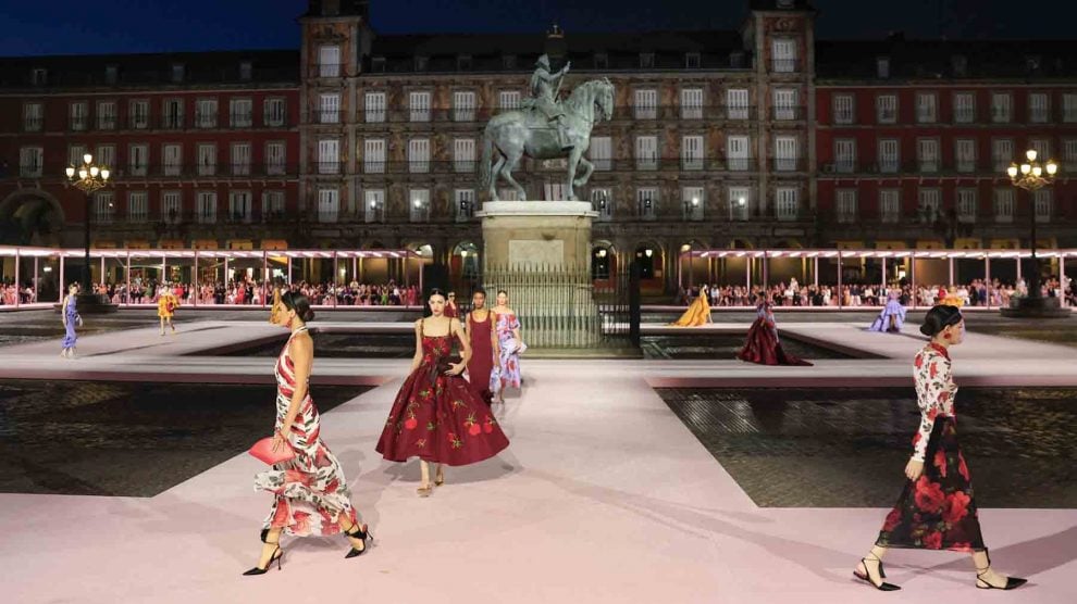 Carolina Herrera convierte la Plaza Mayor en una cumbre de