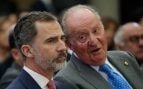 El Rey Felipe VI y Juan Carlos I en un acto oficial. (Foto: Gtres)