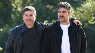 Jose y David Muñoz, los integrantes del grupo musical Estopa, en Barcelona. (Foto: Gtres)
