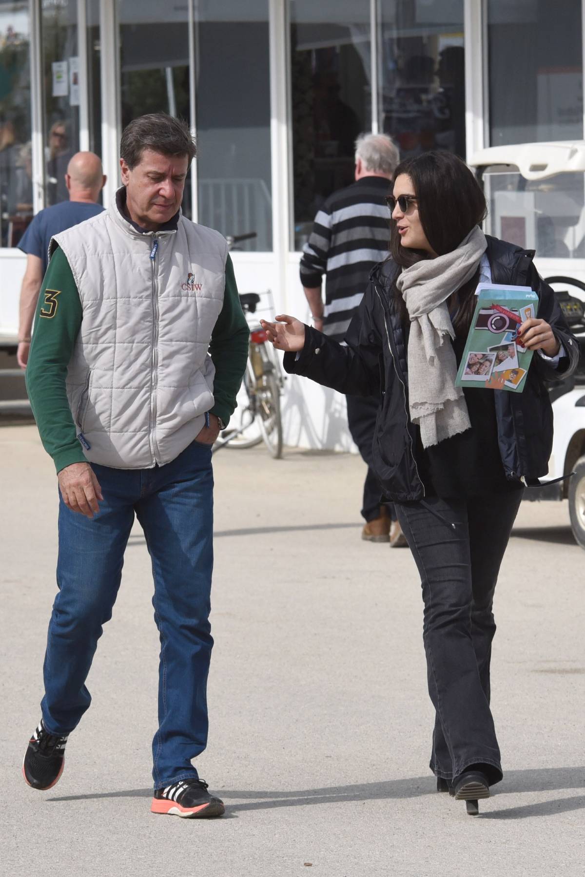 Cayetano Martínez de Irujo y Bárbara Mirján disfrutaron juntos del CSI3 de Vejer de la Frontera. (Gtres)