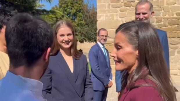 Javier Erro junto a la Reina Letizia, Felipe VI y la princesa Leonor. (Foto: RR.SS.)