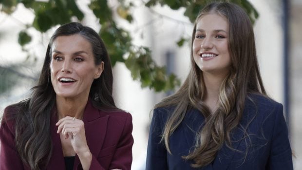 La Reina Letizia y la princesa de Viana en Navarra. (Foto: Gtres)