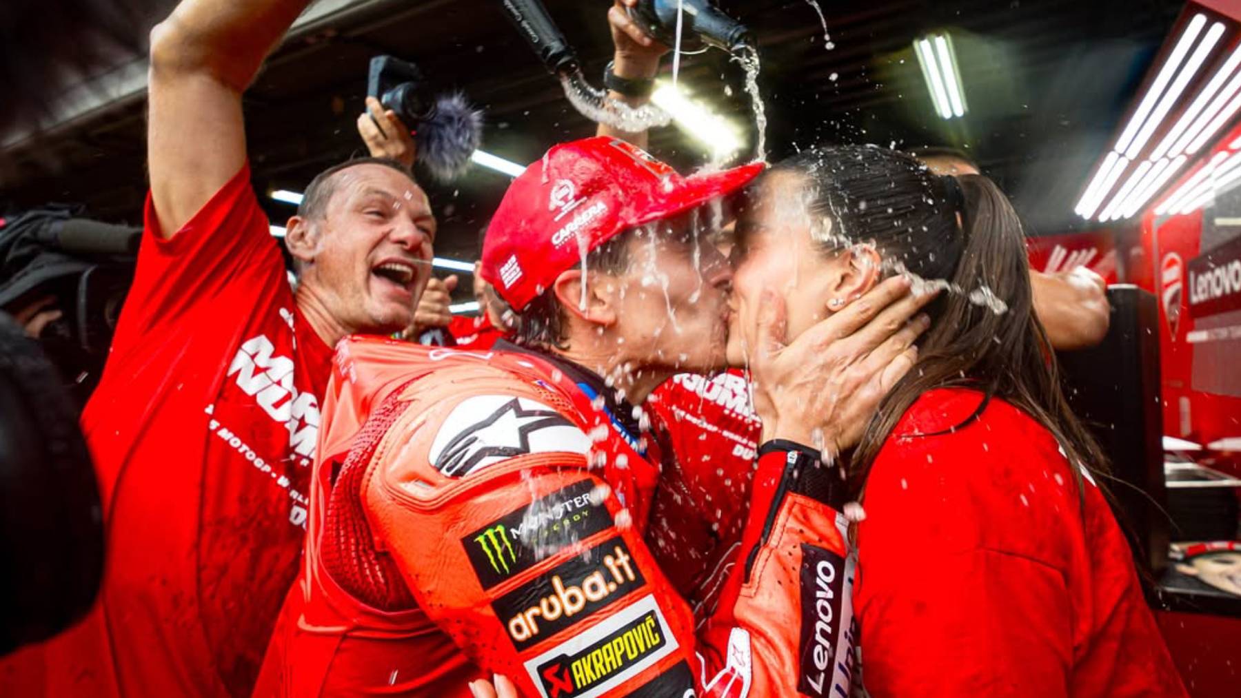 La romántica reacción de Gemma Pinto al descubrir que Marc Márquez es campeón del mundo