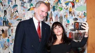 El Rey Felipe VI y Aitana en unos premios. (Foto: Casa Real)