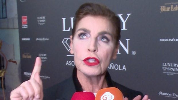 Antonia Dell' Atte en el 'photocall' de los Premios Diamante. (FOTO: GTRES)