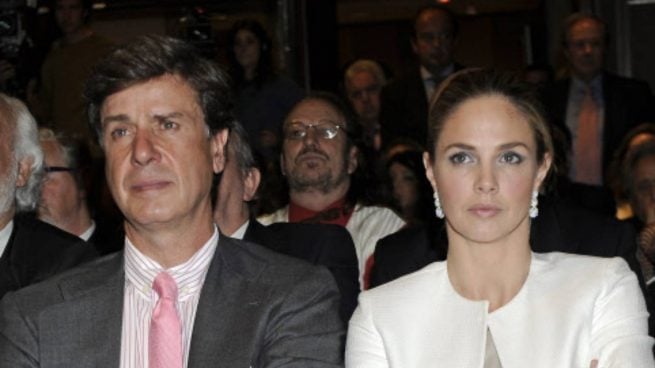 Cayetano Martínez de Irujo y Genoveva Casanova. (Foto: Gtres)