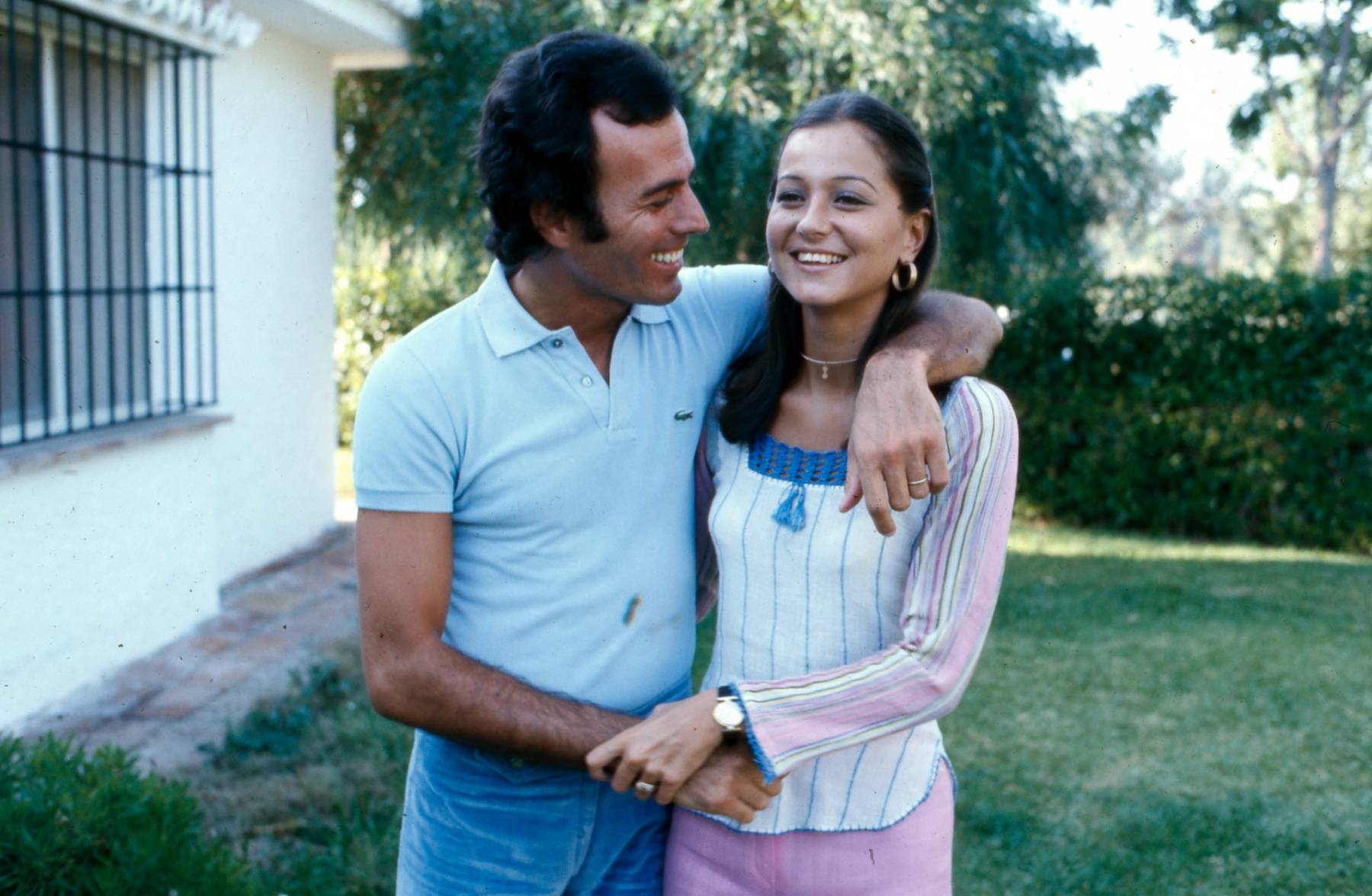 Julio Iglesias e Isabel Preysler en Cádiz. (Foto: Gtres)