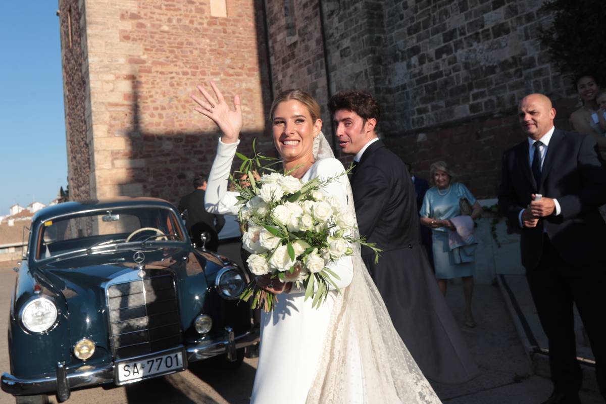 Teresa de Andrés deslumbró en su boda con un look inolvidable. (Foto: Gtres)